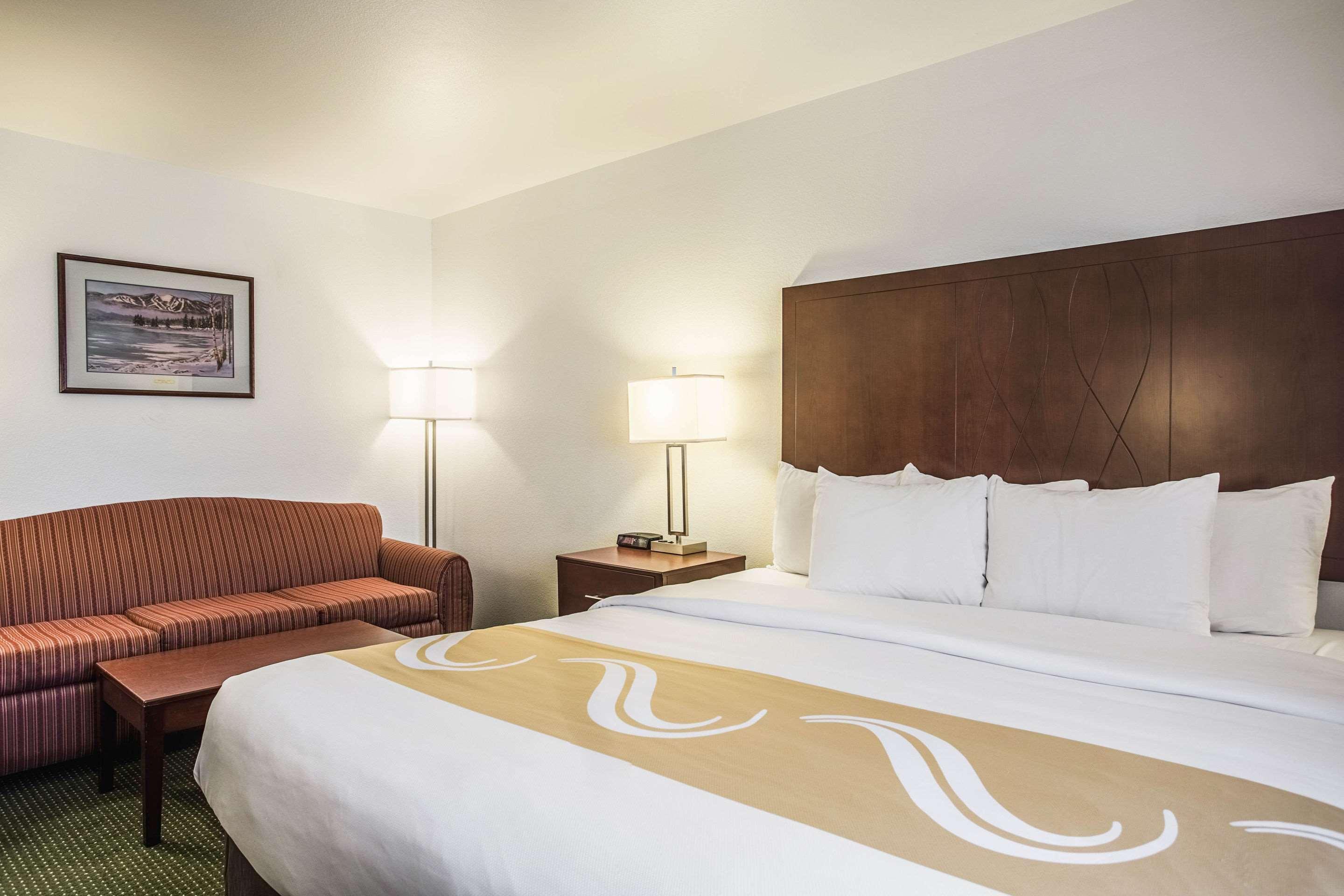 Quality Inn Belgrade Exteriör bild