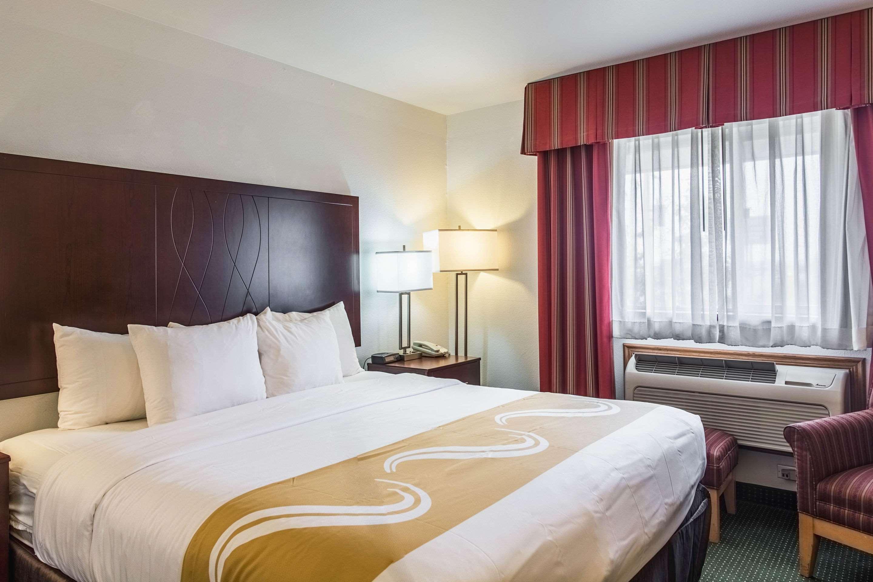 Quality Inn Belgrade Exteriör bild