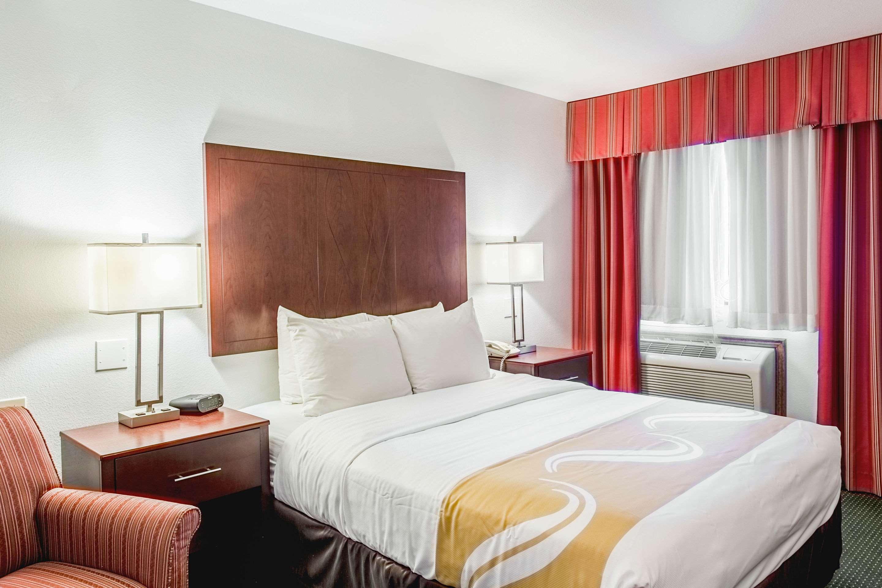 Quality Inn Belgrade Exteriör bild