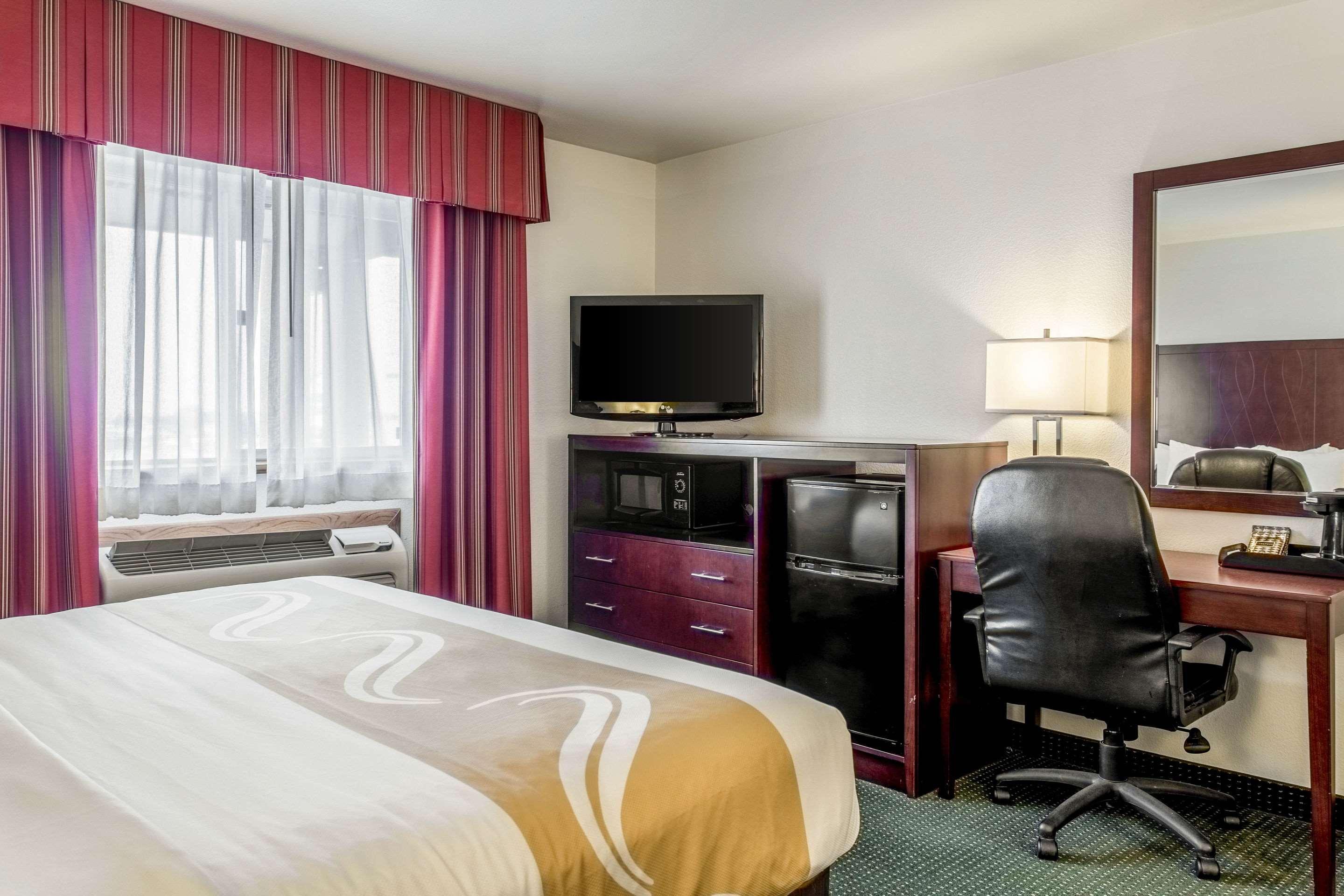 Quality Inn Belgrade Exteriör bild