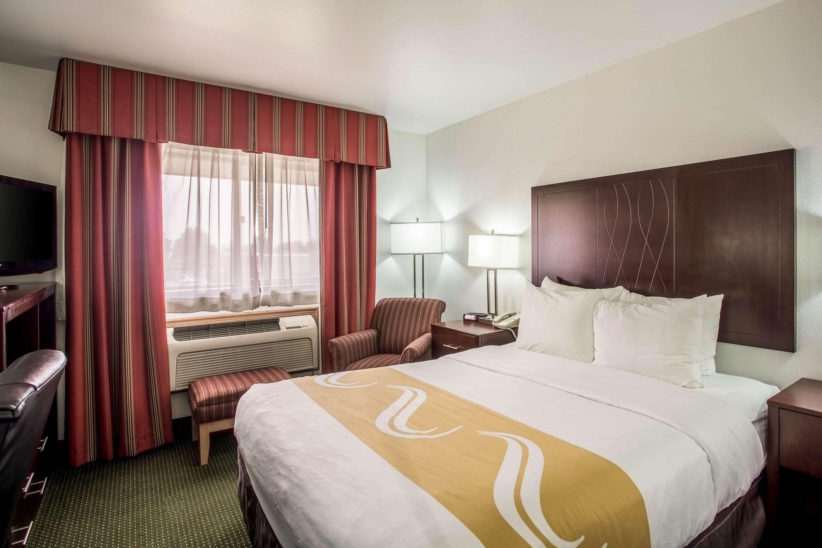 Quality Inn Belgrade Exteriör bild