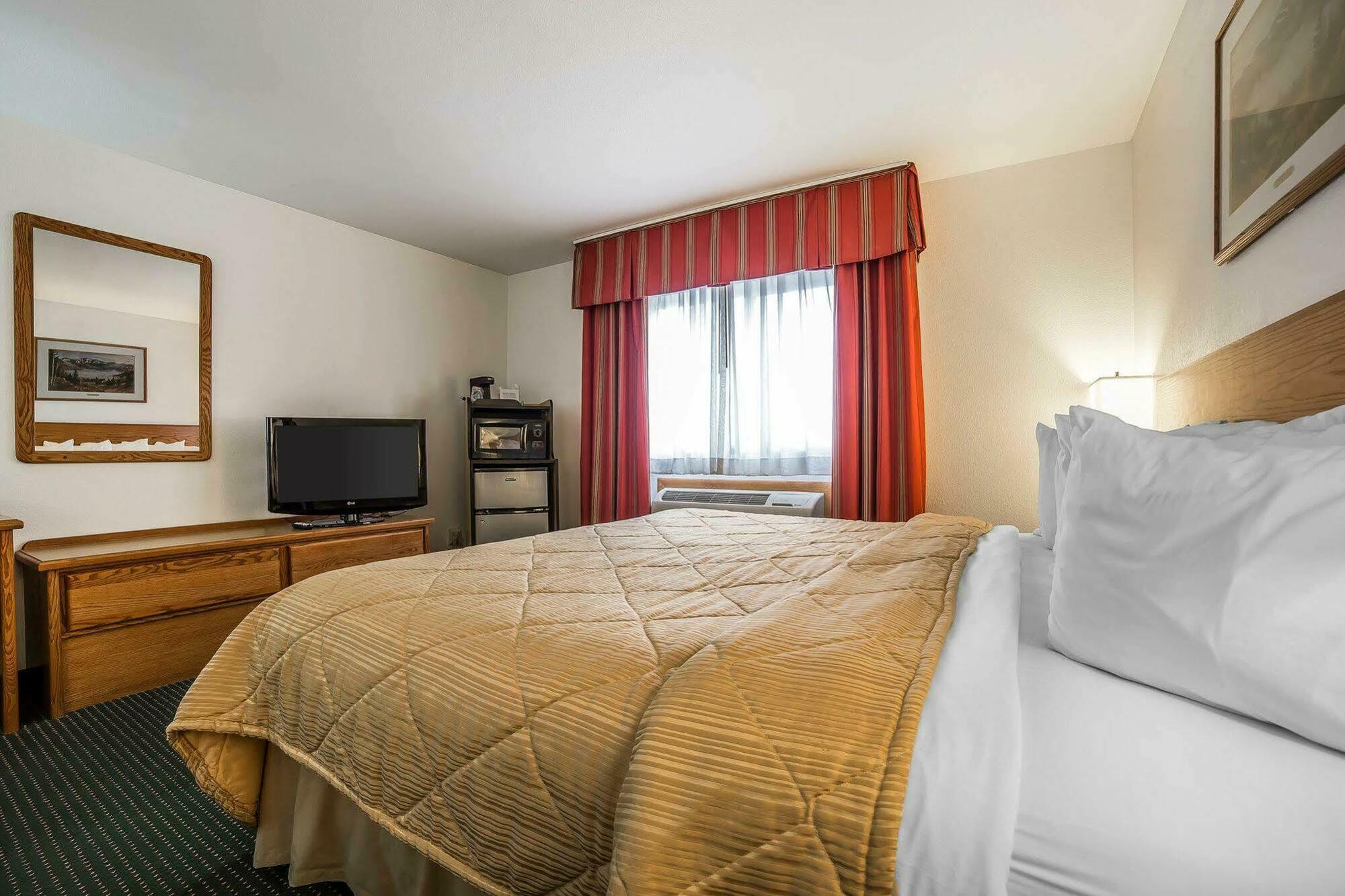 Quality Inn Belgrade Exteriör bild